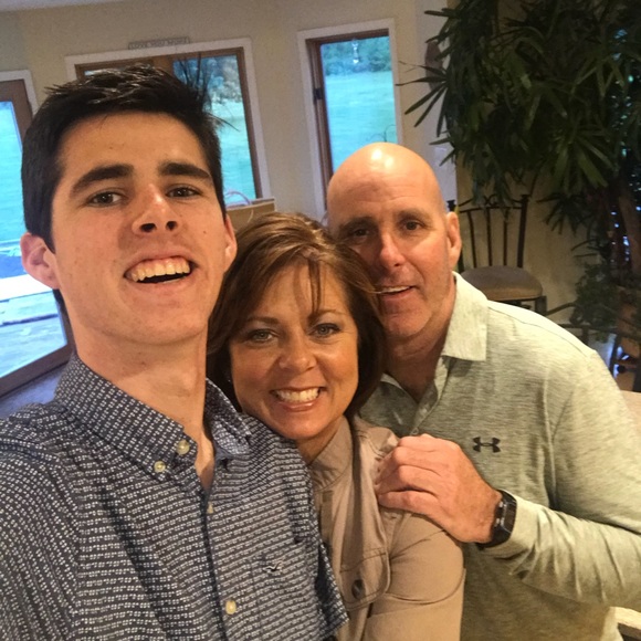 Meet your Posher, Karen - Picture 2 of 2